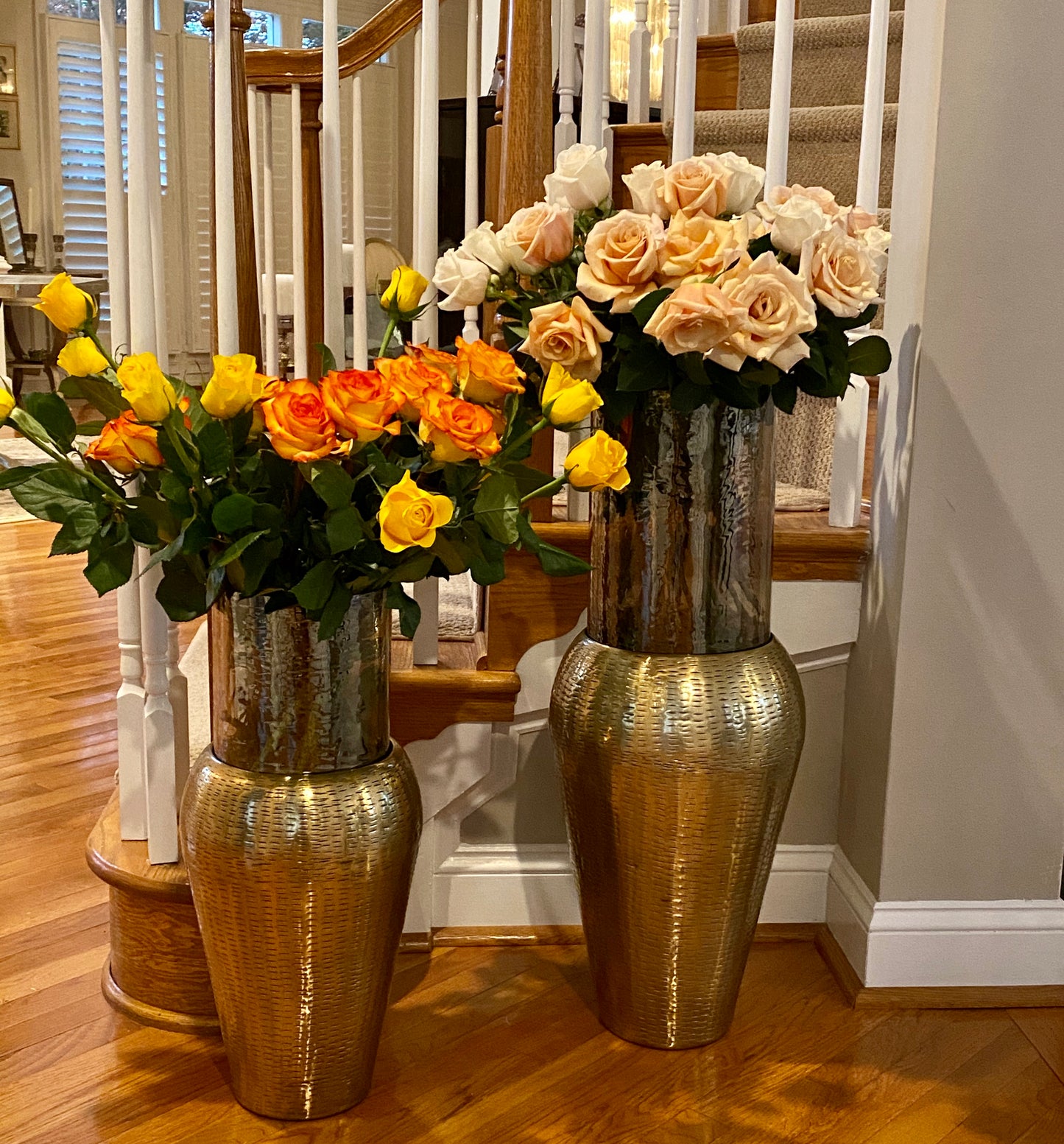 Decorative Centerpiece Gold Aluminum Tapper and Glass Flower Vase (DH3041)